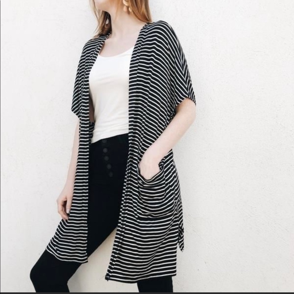 Carly Jean Los Angeles kimono